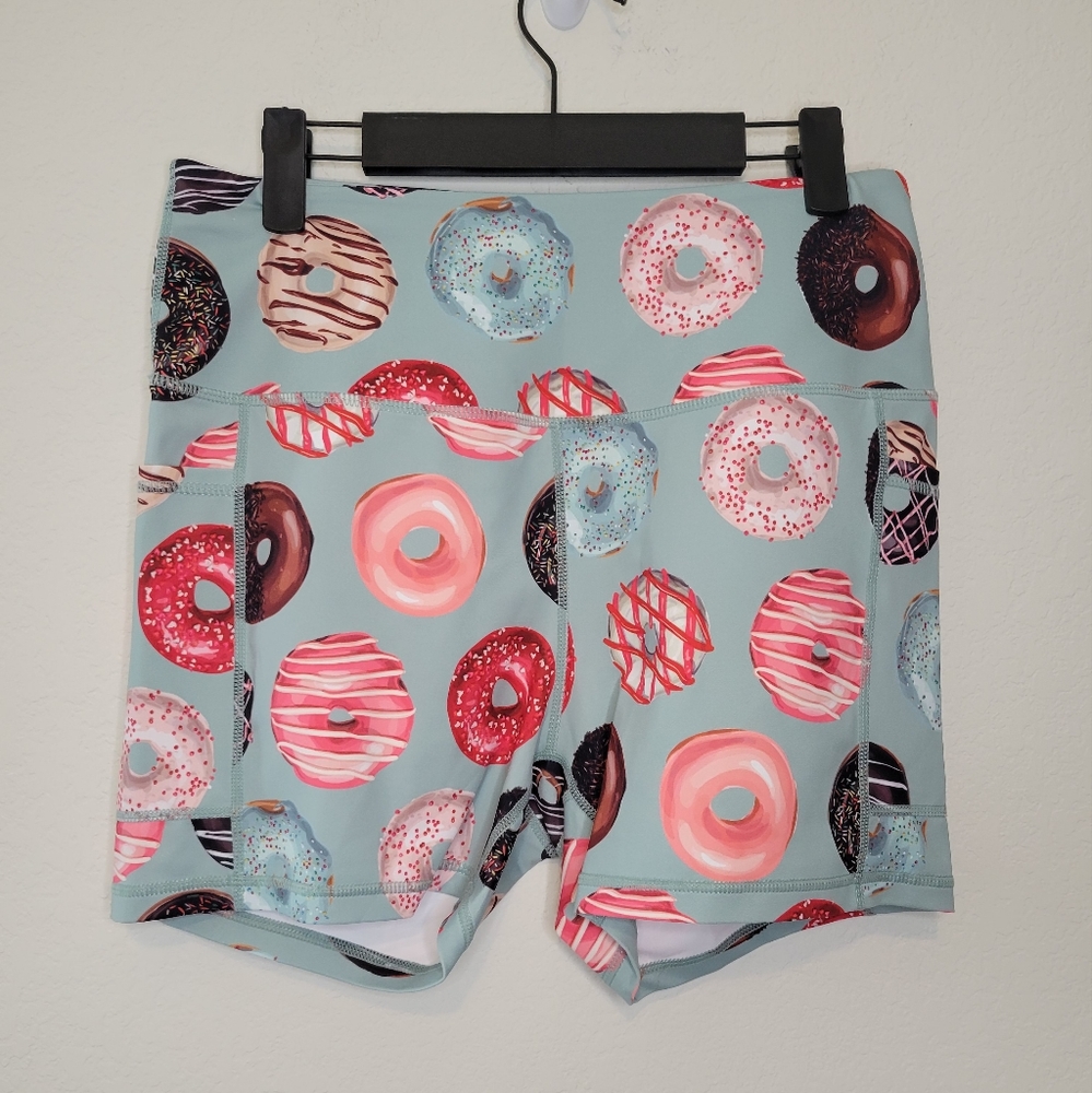 Muscles and Donuts Workout Pocket Shorts Size L